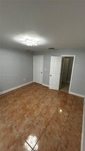 13069 NW 9th Terrace in Miami, FL - Foto de edificio - Building Photo