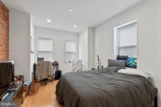 721 N 40th St, Unit 3 in Philadelphia, PA - Foto de edificio - Building Photo