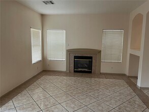 5764 Yellowcrest Ct in Las Vegas, NV - Building Photo - Building Photo