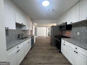 5760 Penfield Pl in College Park, GA - Building Photo - Building Photo