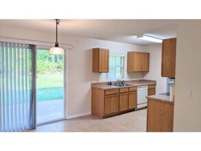 13 Breeze Hill Ln in Palm Coast, FL - Building Photo - Building Photo