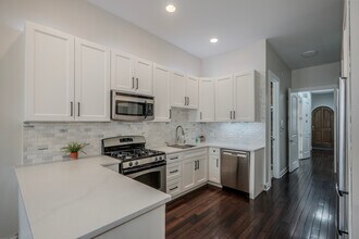 1349 W Huron St in Chicago, IL - Building Photo - Building Photo
