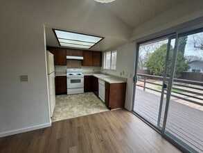 7560 Sombrilla Ave in Atascadero, CA - Building Photo - Building Photo