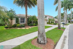 2481 Eagle Run Dr in Weston, FL - Building Photo - Building Photo