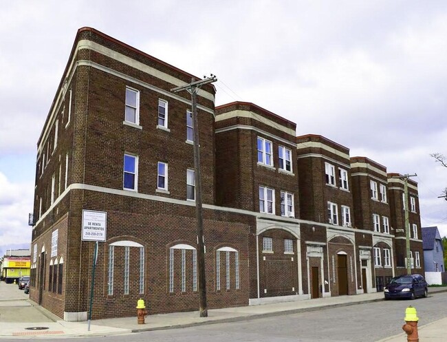 4031 Wesson St-Unit -305 in Detroit, MI - Building Photo - Building Photo