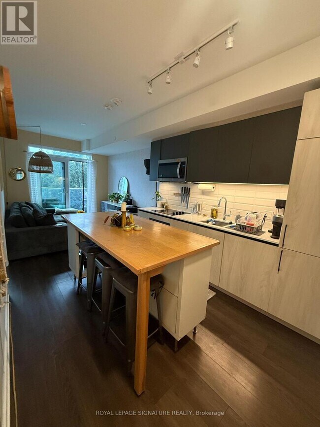 150 Logan Ave in Toronto, ON - Building Photo - Building Photo