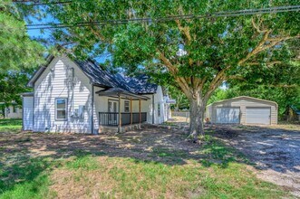 114 N Main in Sadler, TX - Building Photo - Building Photo