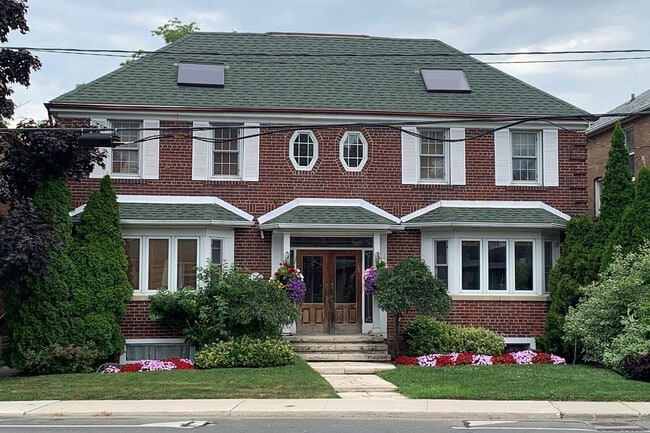 property at 1230 Avenue Rd