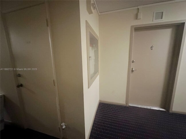 900 NE 18th Ave in Fort Lauderdale, FL - Building Photo - Building Photo