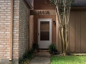 16618 Oxnard Ln in Friendswood, TX - Building Photo - Building Photo