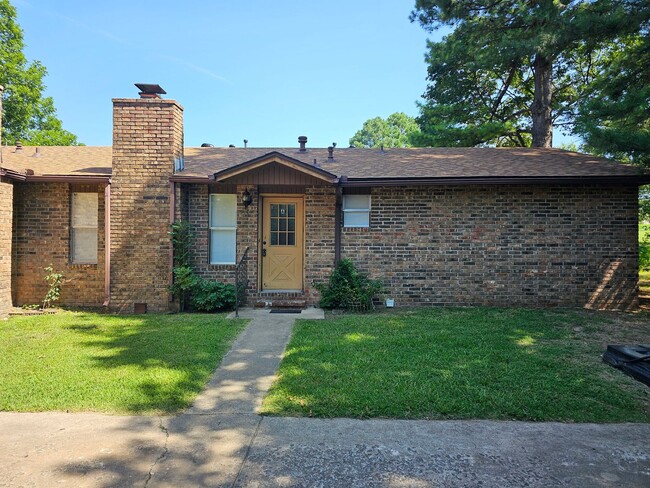 property at 4502 Garden Center Dr
