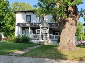 109 4th Ave SE in Mapleton, MN - Building Photo