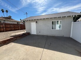 1790 W Linden St in Riverside, CA - Building Photo