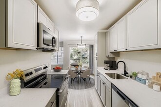 Beautifully Renovated 1 & 2 Bedroom Apartments in Lynnwood! in Lynnwood, WA - Building Photo - Interior Photo
