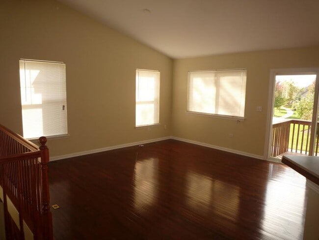 3147 Saganashke in Naperville, IL - Building Photo - Building Photo