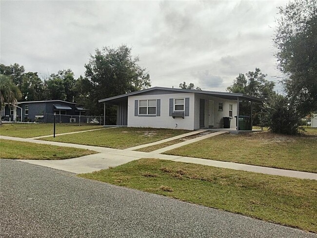 867 Chippendale St in Deltona, FL - Building Photo - Building Photo