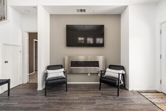 9201 Brodie Ln in Austin, TX - Building Photo - Building Photo