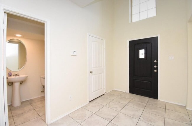 9431 Summer River Dr in Richmond, TX - Building Photo - Building Photo