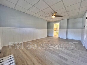 484 Pleasant St in Windham, CT - Building Photo - Building Photo