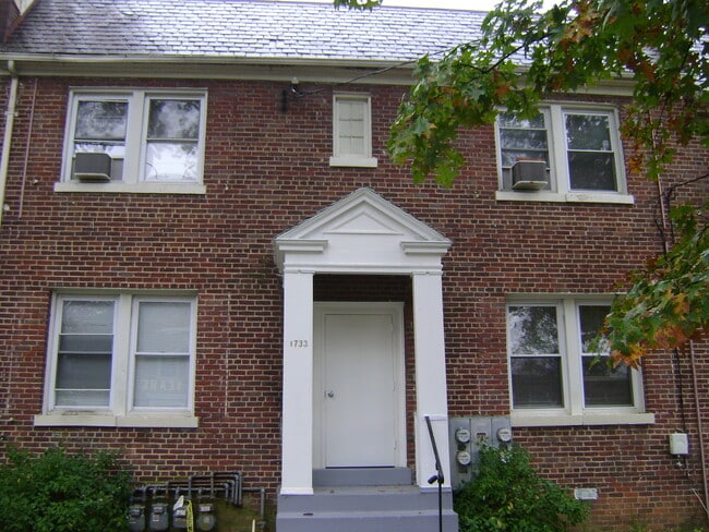 property at 1733 Minnesota Ave SE