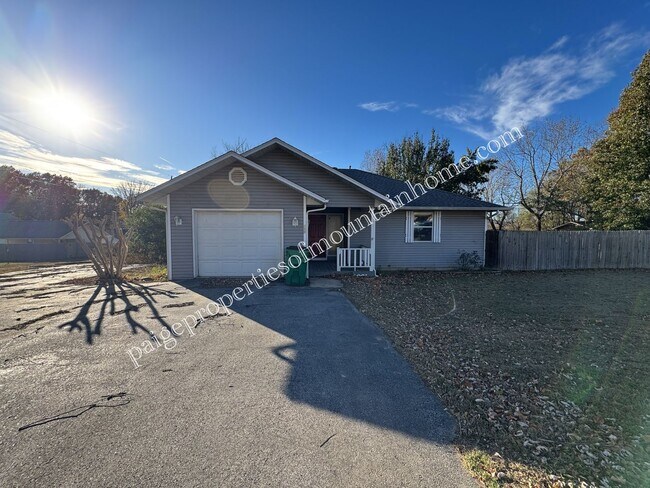 300 S 6th St in Flippin, AR - Building Photo - Building Photo