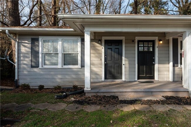 property at 3454 Rockbridge Rd SW