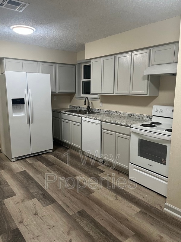 property at 1730 Esther St