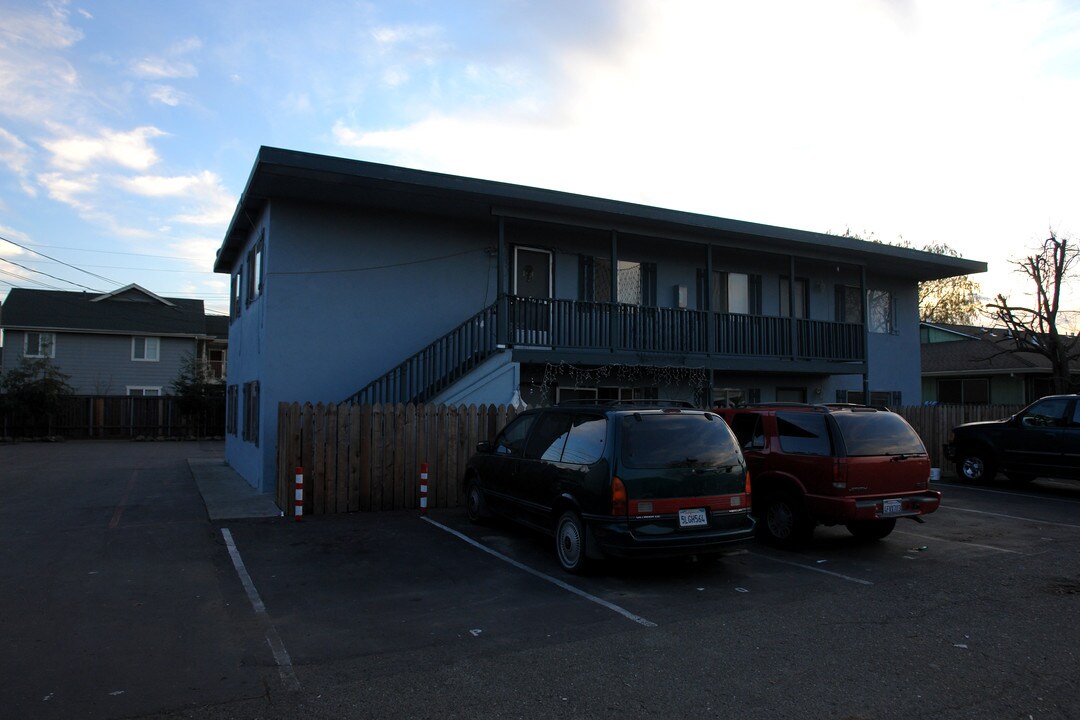 150 Neville Way in Santa Rosa, CA - Building Photo