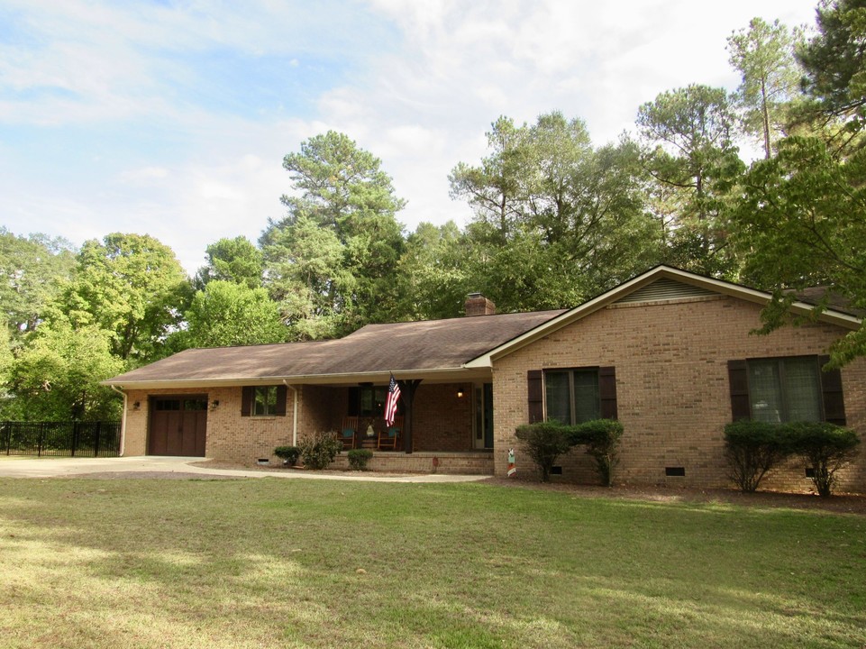 595 S Ridge St in Southern Pines, NC - Building Photo