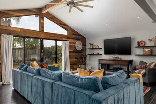 6922 Jackson Dr in San Diego, CA - Building Photo