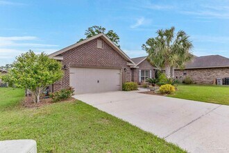 2470 Bentley Oaks Dr in Cantonment, FL - Building Photo - Building Photo