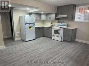 1116 Savoline Blvd in Milton, ON - Building Photo - Building Photo