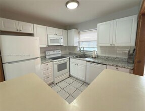 805 W Oakland Park Blvd in Oakland Park, FL - Building Photo - Building Photo