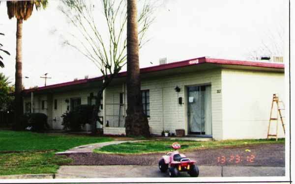 Circle Meadow Apartments in Phoenix, AZ - Building Photo