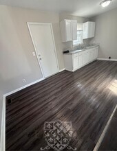 1913 Laurinda Dr in Nashville, TN - Foto de edificio - Building Photo