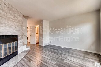 8976 W Dartmouth Pl in Lakewood, CO - Building Photo - Building Photo