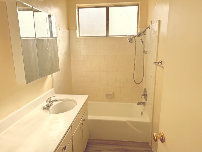 1516 Rock Glen Ave, Unit 101 in Glendale, CA - Building Photo - Building Photo