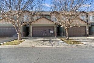 2071 W Madie Ln in West Haven, UT - Building Photo