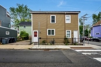 32 Bay St in Cambridge, MA - Building Photo - Building Photo