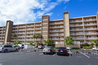 18650 Gulf Blvd in Indian Shores, FL - Building Photo - Building Photo