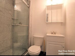 252 Newbury St, Unit 6 in Boston, MA - Foto de edificio - Building Photo