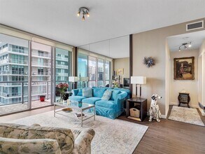 1111 SW 1st Ave in Miami, FL - Building Photo - Building Photo