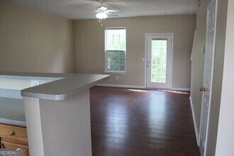 6099 Camden Forrest Ct in Riverdale, GA - Building Photo - Building Photo