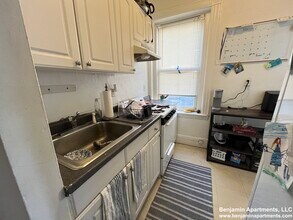 63 Brighton Ave, Unit 4 in Boston, MA - Foto de edificio - Building Photo