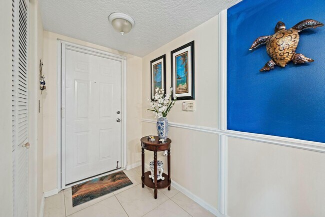 242 Village Blvd in Tequesta, FL - Building Photo - Building Photo