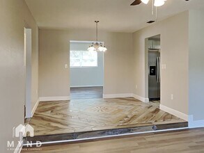 2040 De Carlo Ave in Spring Hill, FL - Foto de edificio - Building Photo