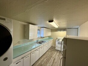 1931 Valley Rd in Reno, NV - Building Photo - Building Photo