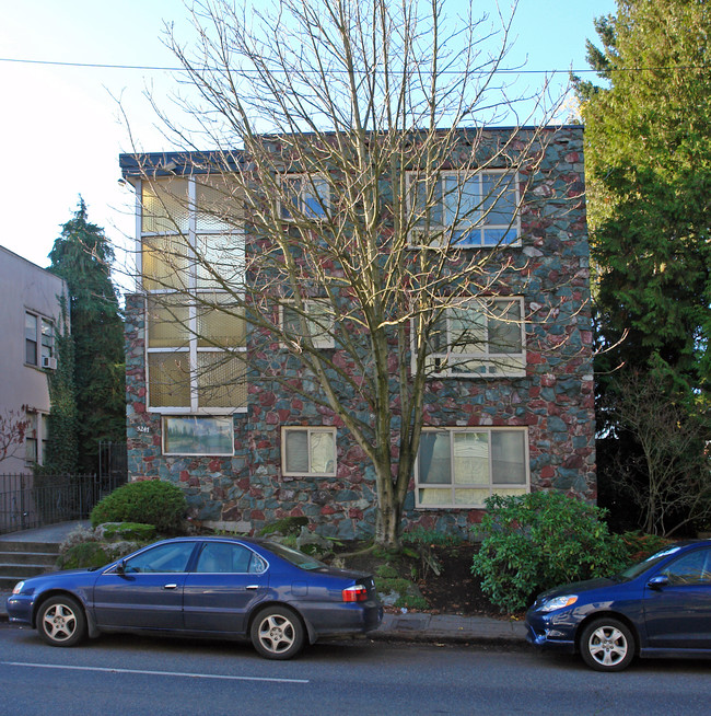 The Shuksan Apartments in Seattle, WA - Building Photo - Building Photo