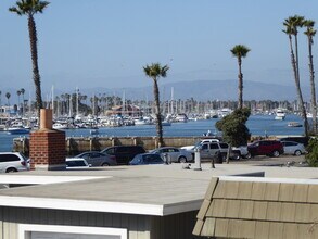 218 Melrose Dr, Unit 218 in Oxnard, CA - Building Photo - Building Photo