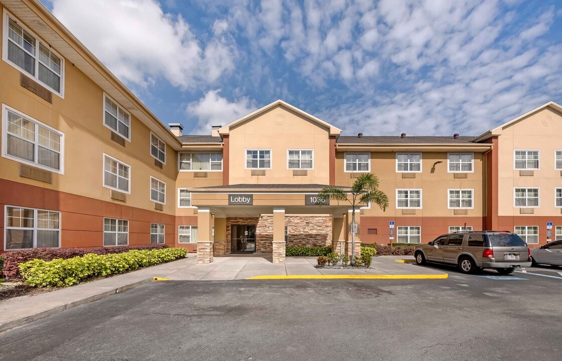 1036 Greenwood Blvd in Lake Mary, FL - Building Photo